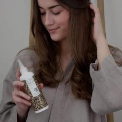 Promo ???? Australian Bodycare Scalp Serum 250 Ml - Hoofdhuid Bevochtiger Tegen Puistjes, Roos, Jeukende, Droge En Schilferende Hoofdhuid Gebaseerd Op Tea Tree Olie - Geschikt Voor De Verzorging Van De Hoofdhuid Voor Mensen Met Psoriasis Of Eczeem ???? -Weleda Shop 550x550 454