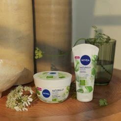 Goedkoopste ???? NIVEA Naturally Good Handcreme Aloe Vera - Voordeelverpakking - 6 X 75 Ml ???? -Weleda Shop 550x550 596