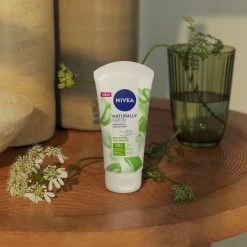 Goedkoopste ???? NIVEA Naturally Good Handcreme Aloe Vera - Voordeelverpakking - 6 X 75 Ml ???? -Weleda Shop 550x550 598