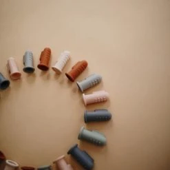 Gloednieuw ???? Mushie - Tandenborstel Baby - Tandenborstels - Clay Shifting ???? 24 Gloednieuw ???? Mushie - Tandenborstel Baby - Tandenborstels - Clay Shifting ???? -Weleda Shop 550x745